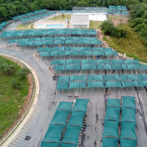 Sombreadores e coberturas para garagem de condom&iacute;nio